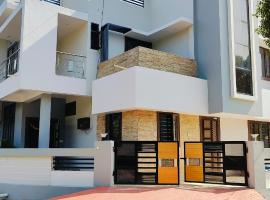 Udaipur Villa 2 Entire 4 bhk Villa，位于乌代浦的酒店