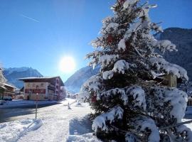 Oberreiter's Alpennest，位于大格洛克纳山道旁富施的酒店