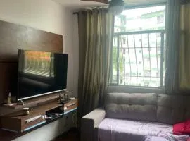 Quarto com ar condicionado em apartamento completo