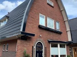 Charming villa,central location,train and bus nearby，位于索斯特的酒店