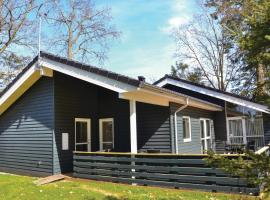Three-Bedroom Holiday Home In Grasted，位于Græsted的酒店