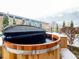 Lodge 1, Hot Tub And Bbq，位于尚佩里的酒店
