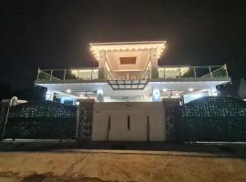Hideaway Villa 20-46pax 9R9B PRIVATE POOL, KTV, BBQ, ARCADE GAMES, 3min to BEACH，位于波德申的酒店