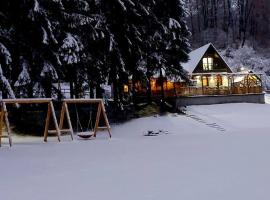 Vikendica Tuzla, Dolina mira，位于图兹拉的酒店