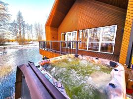 Župė Dream House with jacuzzi and sauna，位于克莱佩达的酒店