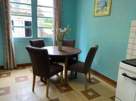 Gite la Pomme de Pin bij boerderij，位于Sazeray的酒店