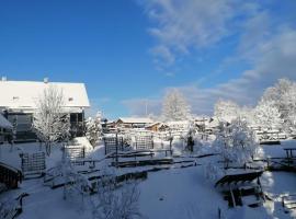 Ethno Houses Plitvice Lakes Hotel，位于普利特维采村的度假园