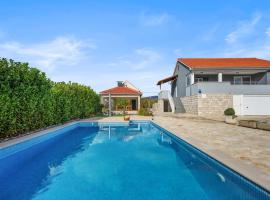 Villa Ana，位于Čvrljevo的酒店