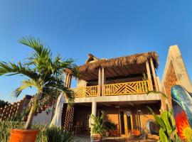 Casa Kava Puerto - Hermosa Villa a pasos del mar，位于Tlachicón的酒店