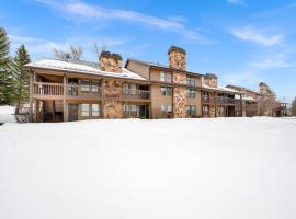 Wolf Creek Lodge Condo in Eden, UT - Relaxing Mountain Retreat，位于Eden的酒店