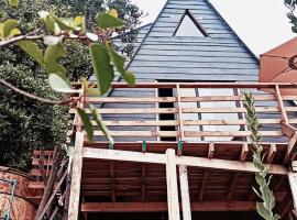 Refugio Alpina lodge，位于埃尔卡内洛的酒店