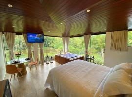 Loft Vidro Lake Rota do Vinho São Roque，位于圣罗克的酒店