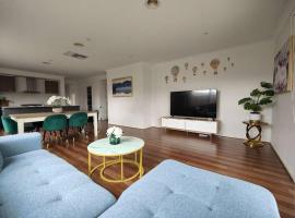 Beautiful 4 Bedrooms Houses，位于库克角的酒店