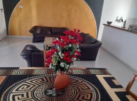 Appartement familial spacieux avec climatisation，位于济金绍尔的酒店