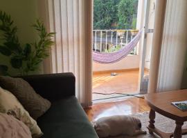 Apartamento Gracioso ao lado do Parque das Águas，位于卡尚布的酒店