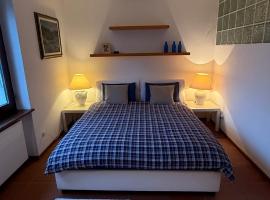 2 bedroom apt near Como lake，位于Morbio Inferiore的酒店
