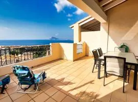 Charming Townhouse with Sea Views & Pool in Altea