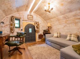 The Hobbit House，位于Edenfield的酒店