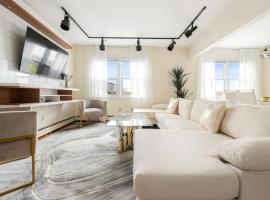 Prime Luxury NY w Free Parking and Mins to Downtown