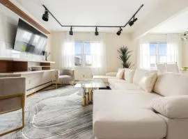 Prime Luxury NY w Free Parking and Mins to Downtown