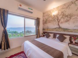 Hill View Bungalow ,Mahabaleshwar , Private Swimming Pool，位于马哈巴莱斯赫瓦尔的度假屋