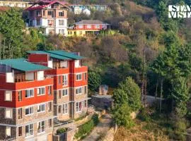 StayVista at Grove - Elysium Estate with Hill View, Lawn