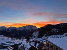 Studio centre station avec balcon，位于于埃的酒店