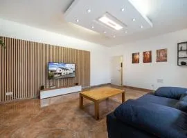 Stylische große 5-Zimmerwohnung-WLAN-Free Parking-