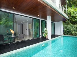 Private 4BR Villa B5 with Pool, Vibrant Life at Kata Beach - UTK5，位于卡塔海滩的酒店