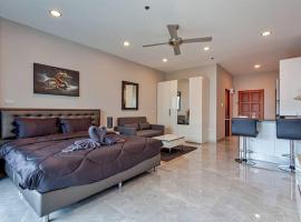 Beachfront condo Phratamnak，位于南芭堤雅的分契式公寓