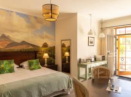 Mitre's Edge Simonsberg Studio，位于Klapmuts的酒店
