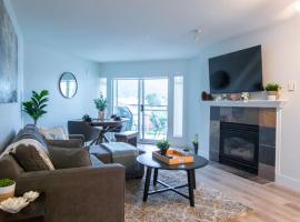 Echo Beach, 2 Bed, Lake View and Walkable to Beach，位于哈里森温泉的酒店