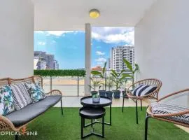 Central City 3 Bed Apt, Pool, 2 FREE secured parks