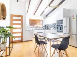 Tropical Garden Villa 5 Mins From City Centre
