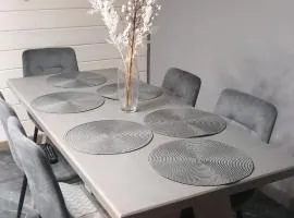 Між Тростяном та рікою
