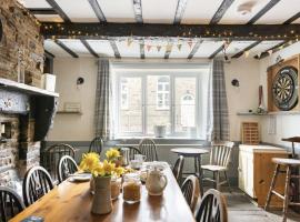 The Royal Oak, Gladestry，位于Gladestry的酒店