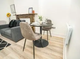 Characterful 1 Bedroom Apartment in Cheltenham Centre