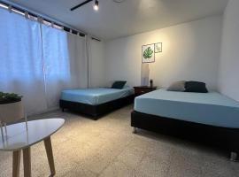 Habitación Laureles la castellana，位于麦德林的酒店