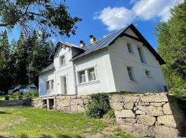 Vila 100klasa，位于内耶德克的酒店