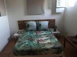 Chambre en appart Duplex chez l'habitant，位于莱特鲁瓦西莱的民宿
