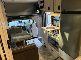 RV In Orlando No Local Guests，位于奥兰多的豪华帐篷营地