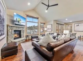 Modern Keystone Townhome Next to River Run Village