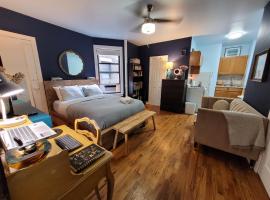 Private Studio Near Columbia Presbyterian Hospital，位于纽约的酒店