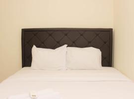 Luxury and Comfy 2BR at Meikarta Apartment By Travelio，位于芝卡朗的酒店