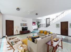 La Verona - 2,3,4 BHK Villas in Assagao with Private Pool, Garden, Caretaker, Kitchen & Security，位于阿斯高的酒店