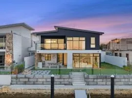 Ultimate Luxury on the waterfront