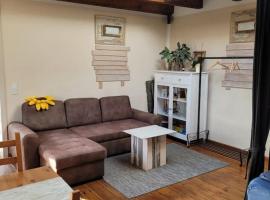 wunderschönes Obergeschoss in Bahnhofsnähe，位于科特布斯的酒店