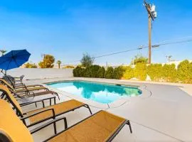 Cozy Retreat with Pool, BBQ and Fire Pit