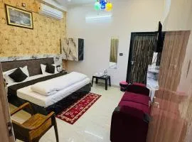 Shri Radhe Radhe Guest House In-front of Ram Janam Bhumi Main Gate Fully AC All Rooms