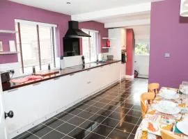 Hassocks Hideaway with Parking Garden